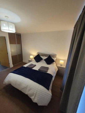 Spacious 3 bed house with ensuite and free parking